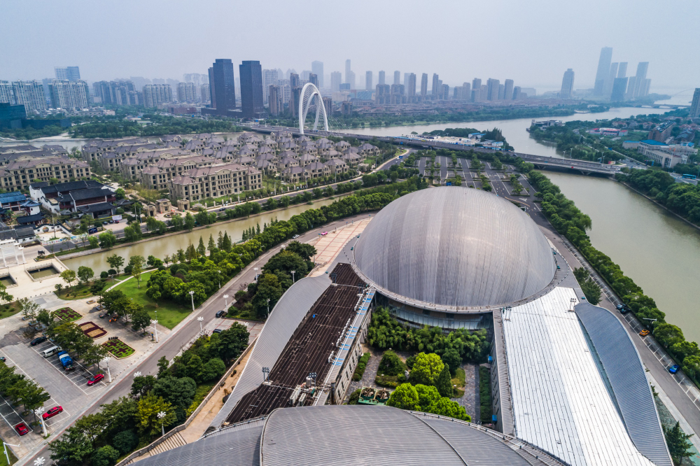 DAMAC Hills or AKOYA Oxygen? DAMAC Hills or AKOYA Oxygen?