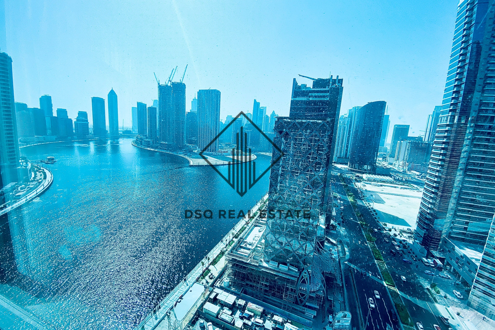 Vacant I Canal View I Furnished I Big Layout Vacant I Canal View I Furnished I Big Layout